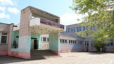 Входная группа Школа № 74.  Ленина,  168